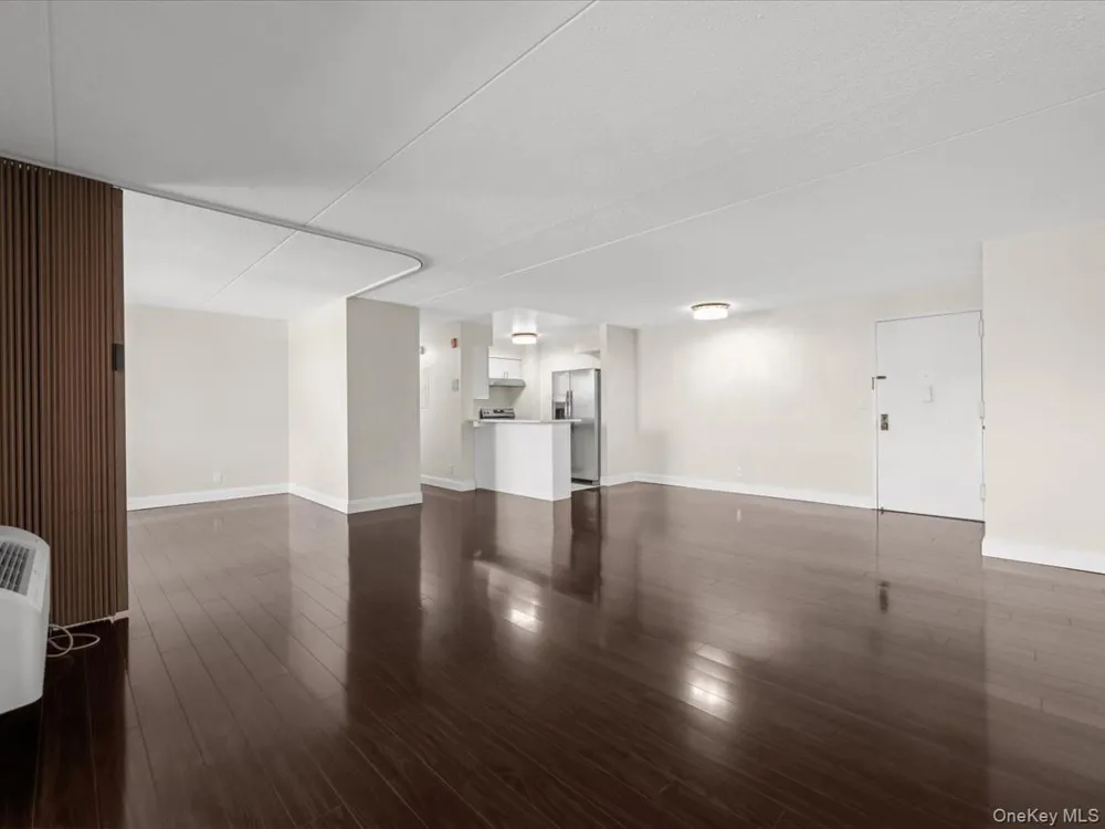 31 Casino Street #3J Freeport, NY 11520