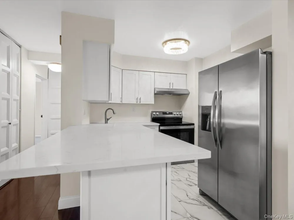 31 Casino Street #3J Freeport, NY 11520