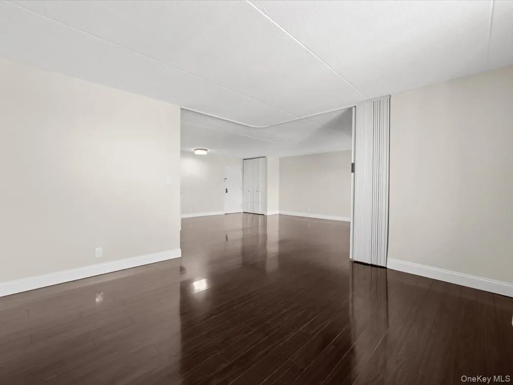 31 Casino Street #3J Freeport, NY 11520