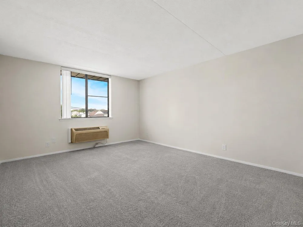 31 Casino Street #3J Freeport, NY 11520