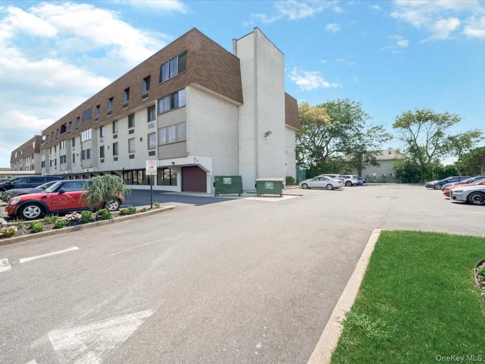 31 Casino Street #3J Freeport, NY 11520
