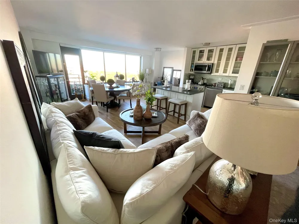372 Central Park West #20K New York (Manhattan), NY 10025