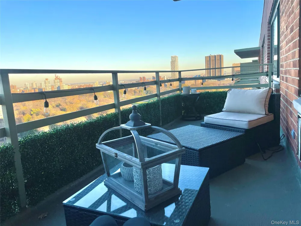 372 Central Park West #20K New York (Manhattan), NY 10025
