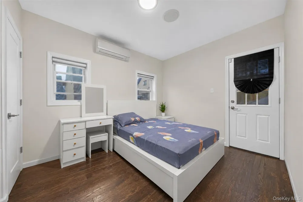 10238 85th Road Richmond Hill, NY 11418