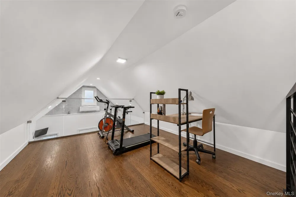 10238 85th Road Richmond Hill, NY 11418