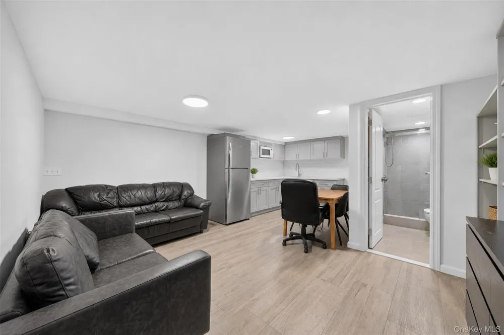 10238 85th Road Richmond Hill, NY 11418