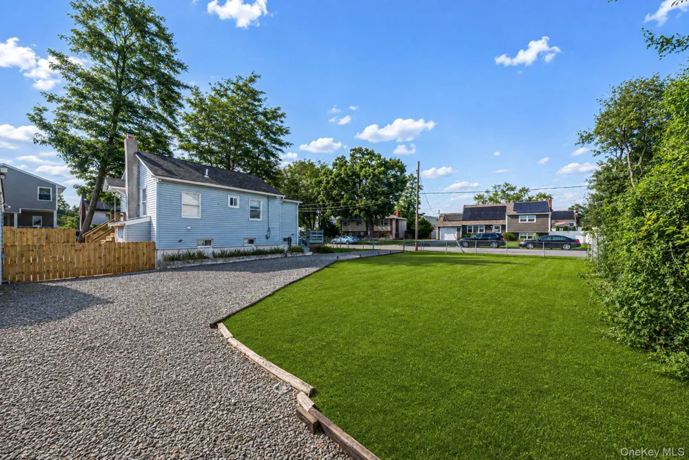 16 Elwin Place Copiague, NY 11726