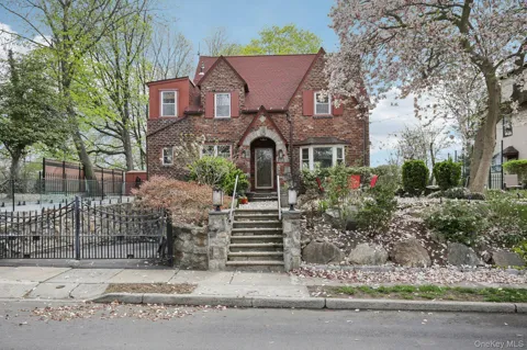 375 Hawthorne Terrace