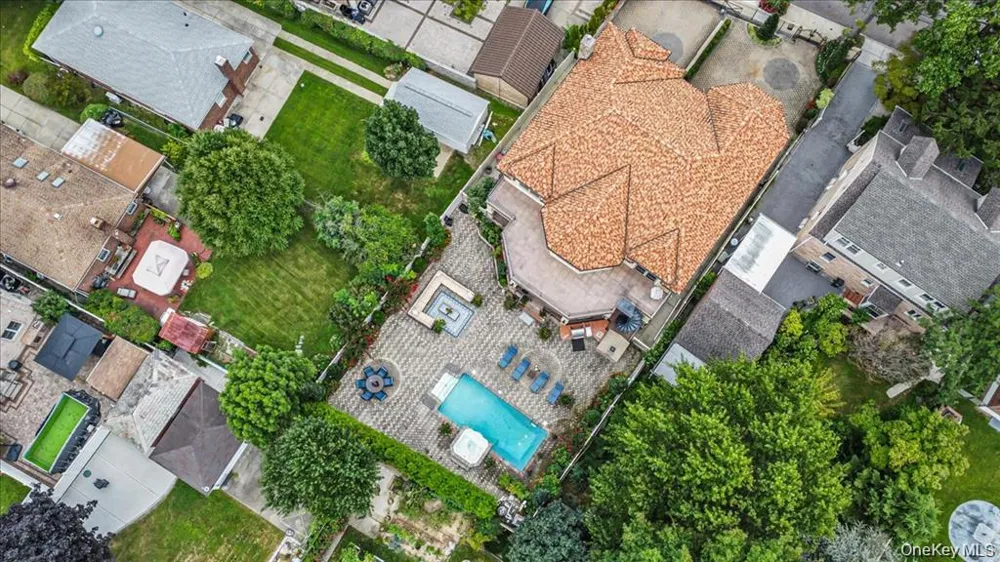 318 147th Place Whitestone, NY 11357