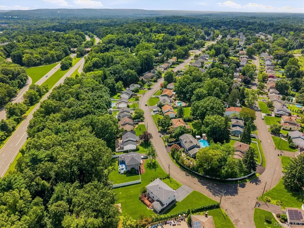 92 Edgewood Drive Orangeburg, NY 10962