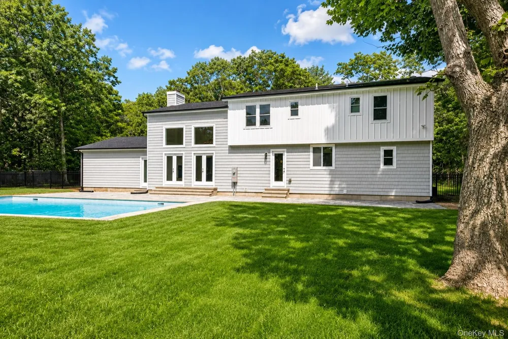 8 Hidden Path Quogue, NY 11959