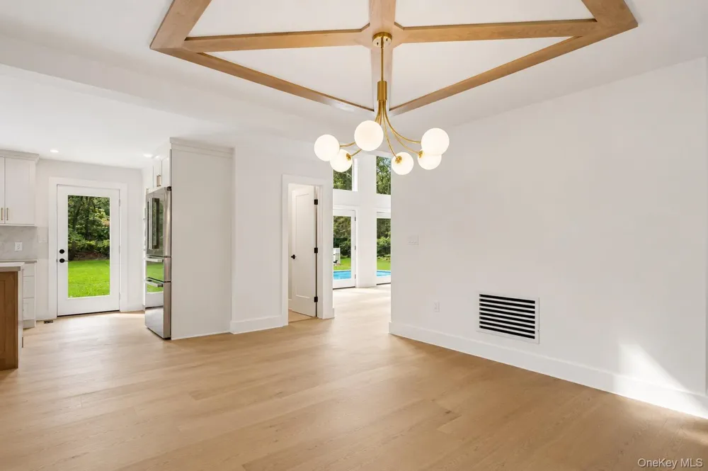 8 Hidden Path Quogue, NY 11959