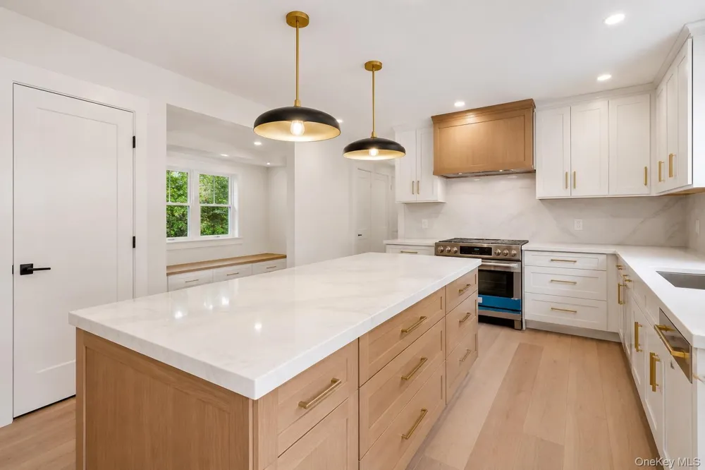 8 Hidden Path Quogue, NY 11959
