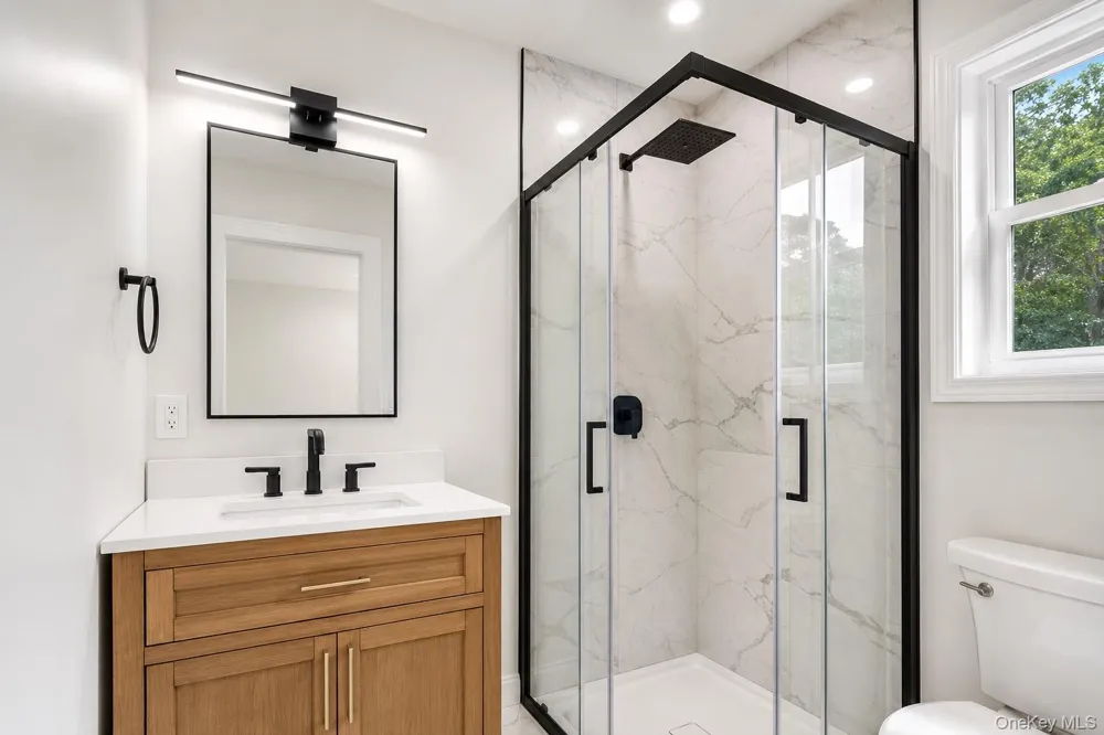 8 Hidden Path Quogue, NY 11959