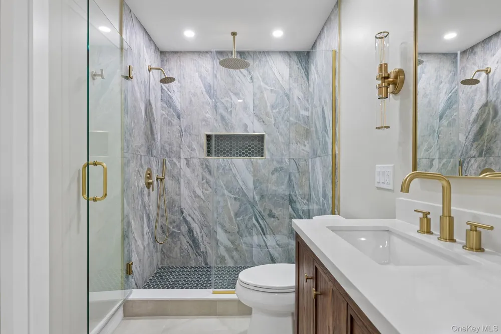 8 Hidden Path Quogue, NY 11959