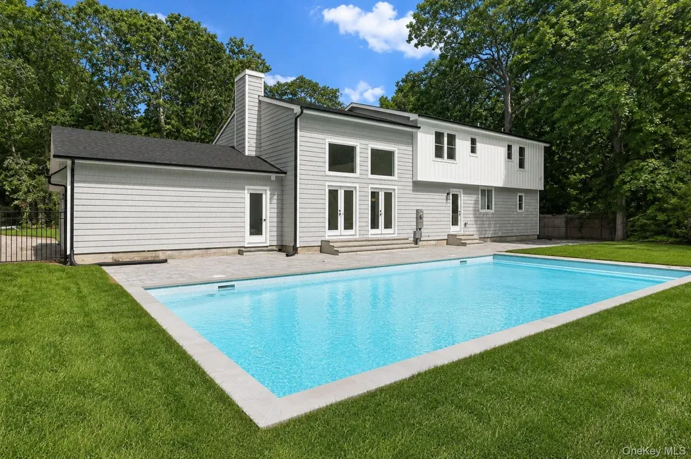 8 Hidden Path Quogue, NY 11959