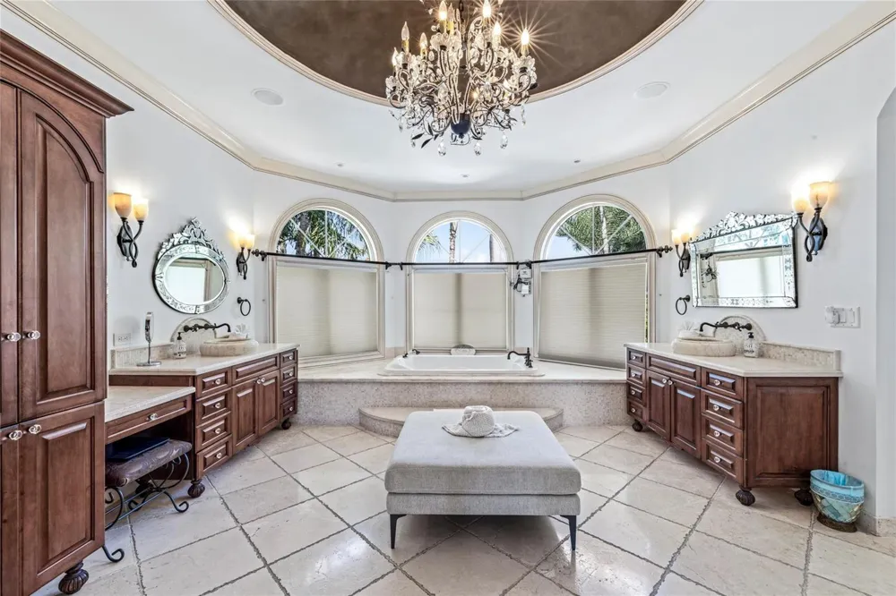 42 Nurmi Drive Fort Lauderdale, FL 33301