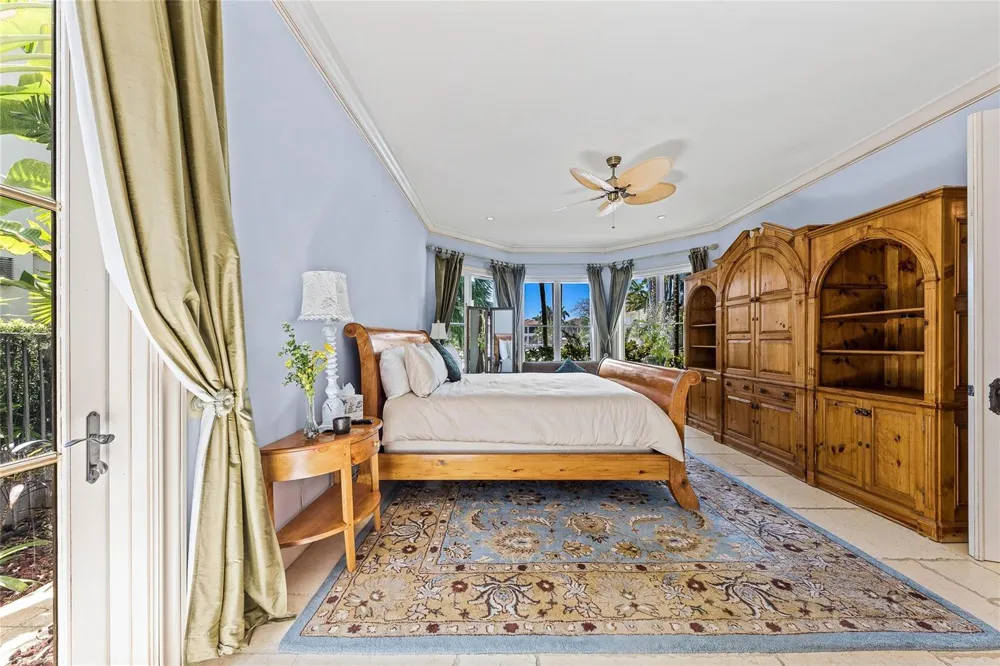 42 Nurmi Drive Fort Lauderdale, FL 33301