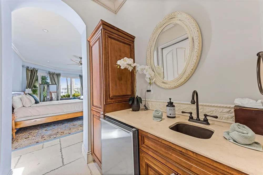 42 Nurmi Drive Fort Lauderdale, FL 33301