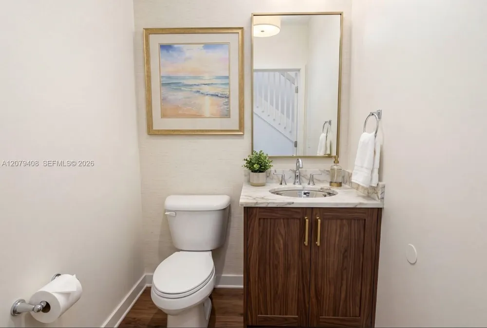 171 NW 158th St #10 Miami, FL 33169