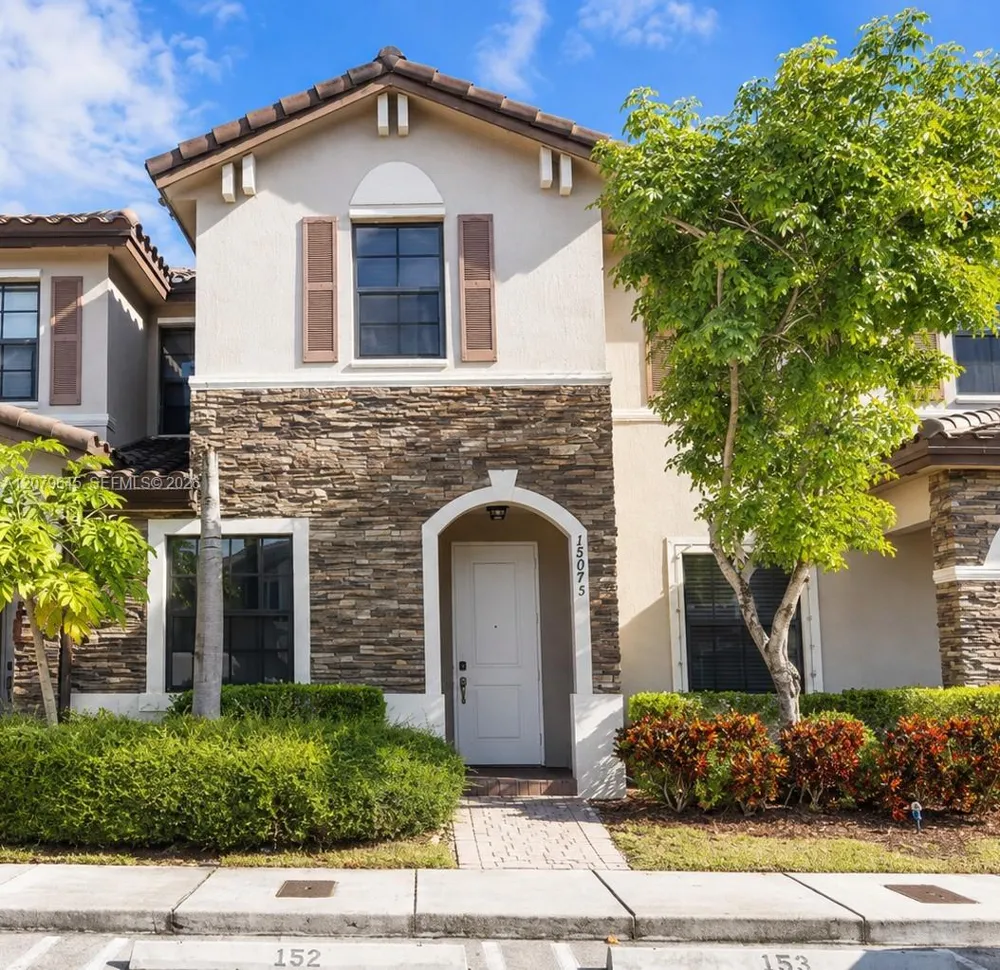 15075 SW 113th Ter Miami, FL 33196
