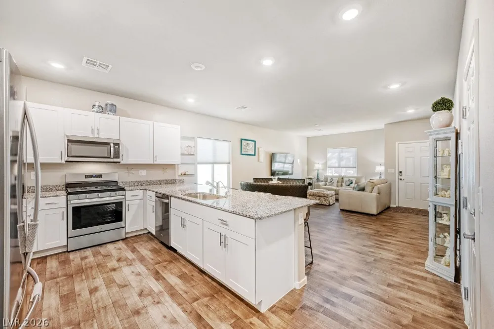 4352 Meadow Glade Avenue North Las Vegas, NV 89084