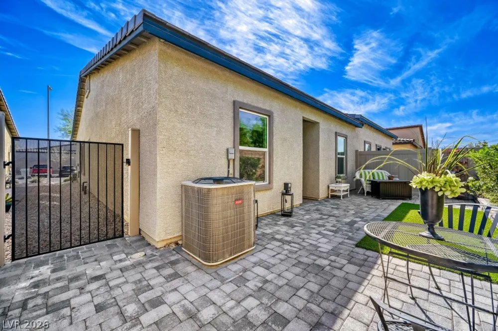4352 Meadow Glade Avenue North Las Vegas, NV 89084