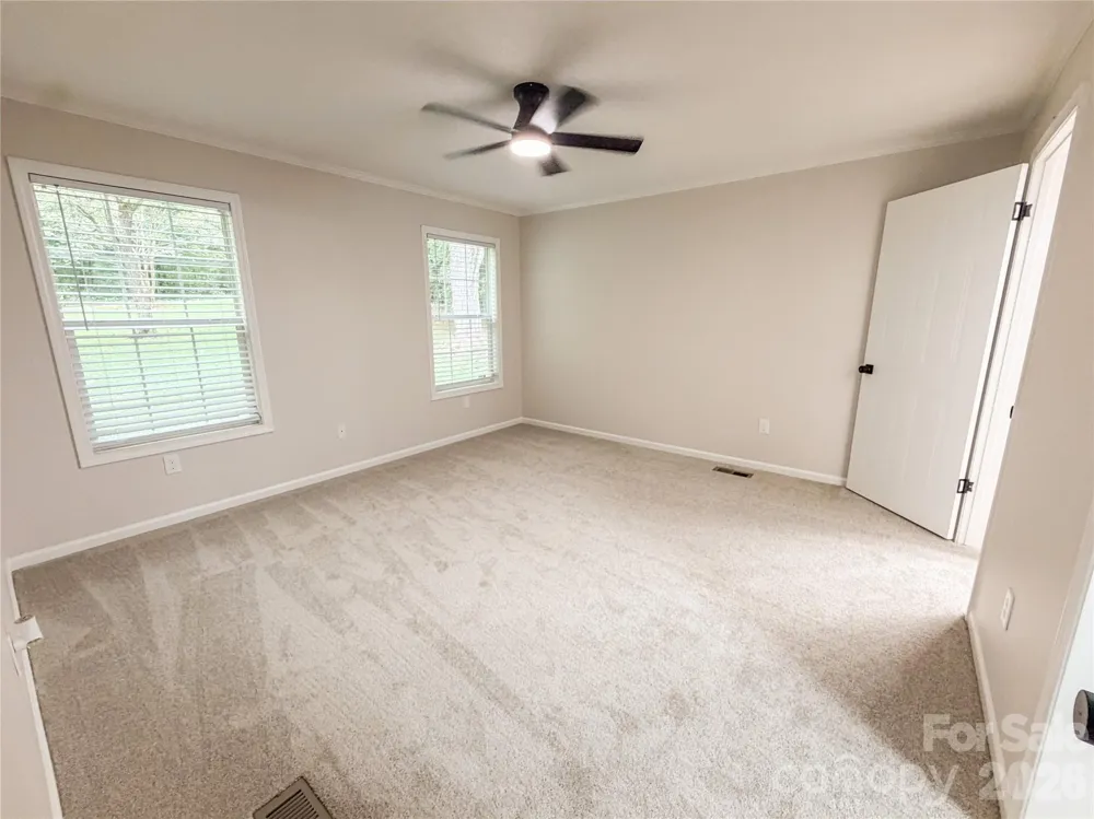 3556 Oakwood Avenue Claremont, NC 28610