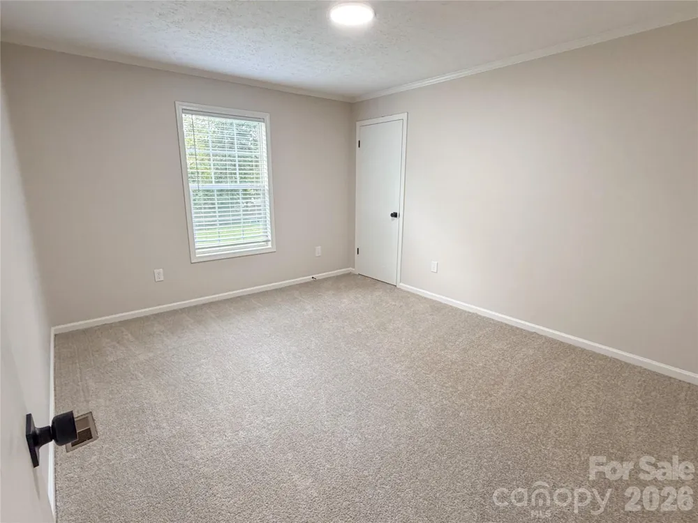 3556 Oakwood Avenue Claremont, NC 28610