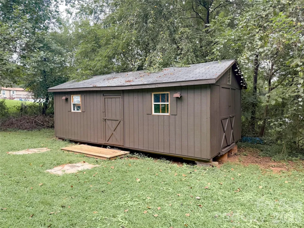 3556 Oakwood Avenue Claremont, NC 28610