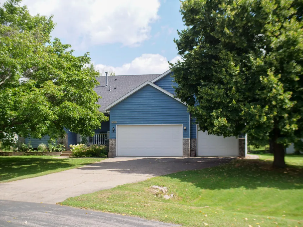 1656 Mark Court Shakopee, MN 55379