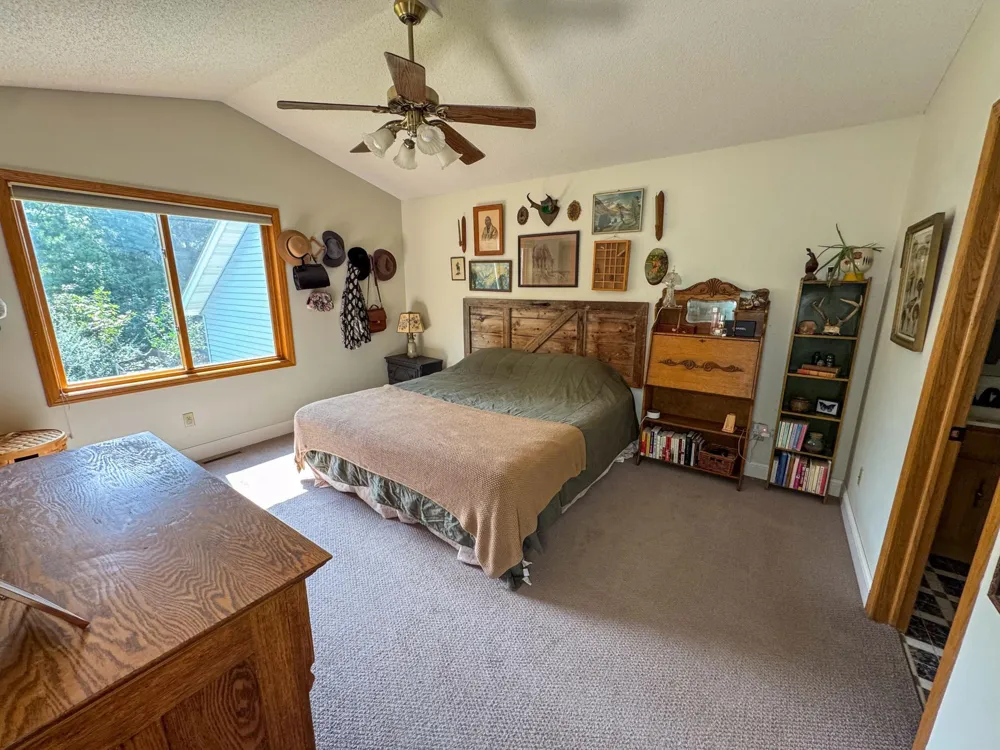 1656 Mark Court Shakopee, MN 55379