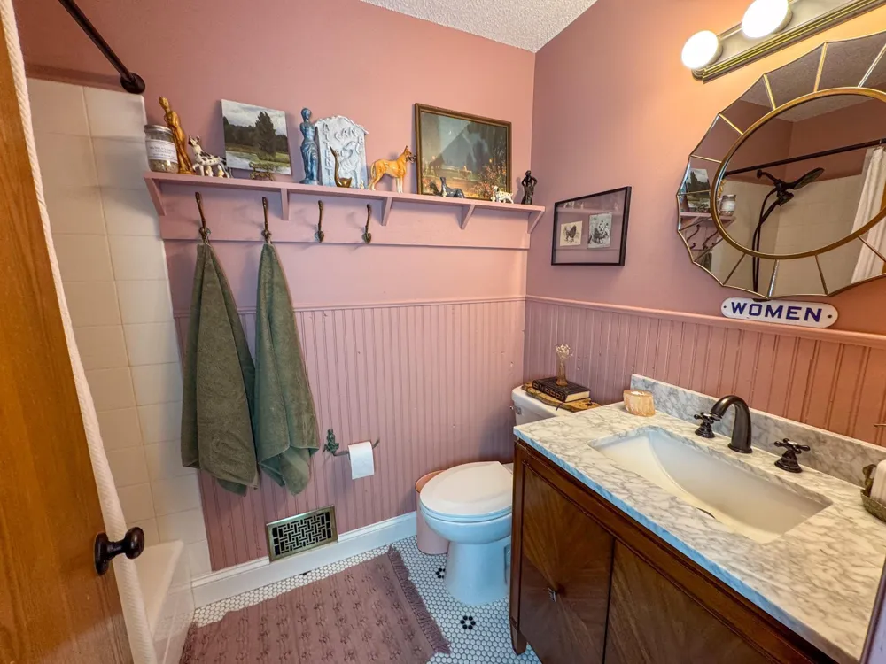 1656 Mark Court Shakopee, MN 55379
