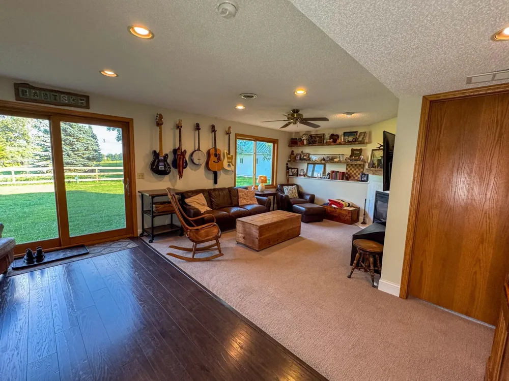 1656 Mark Court Shakopee, MN 55379