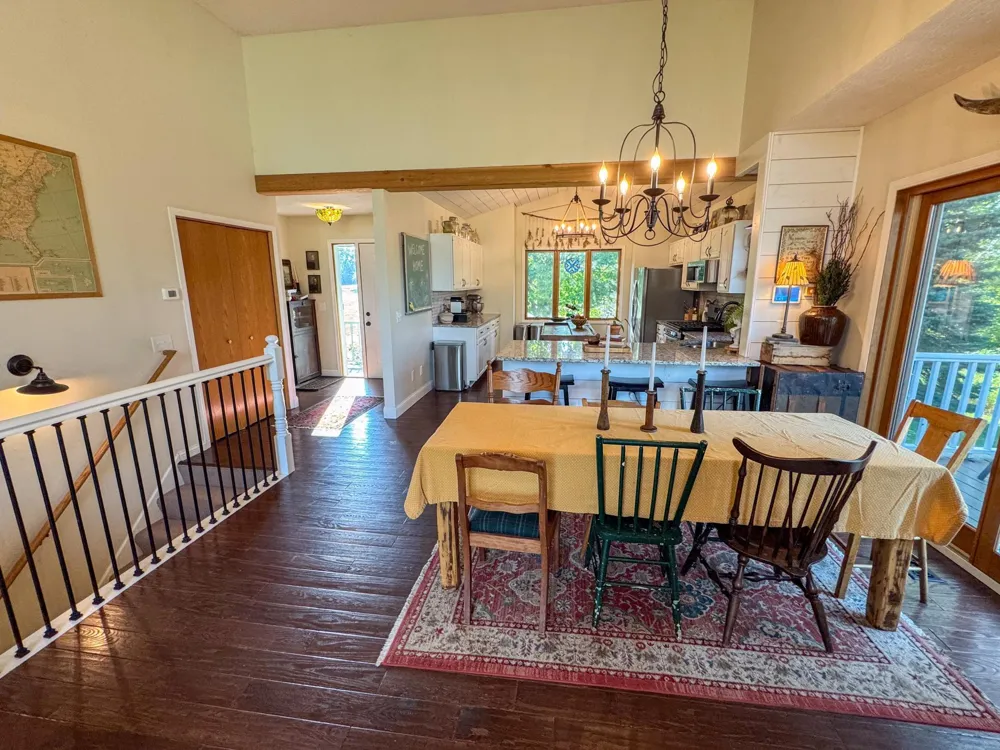 1656 Mark Court Shakopee, MN 55379