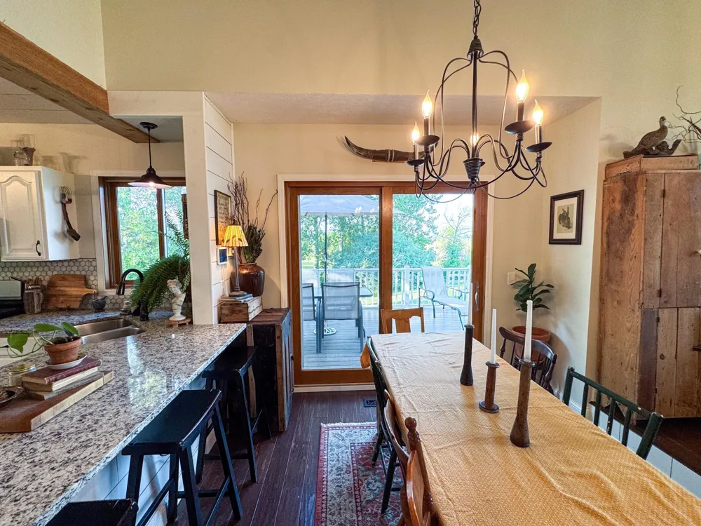 1656 Mark Court Shakopee, MN 55379
