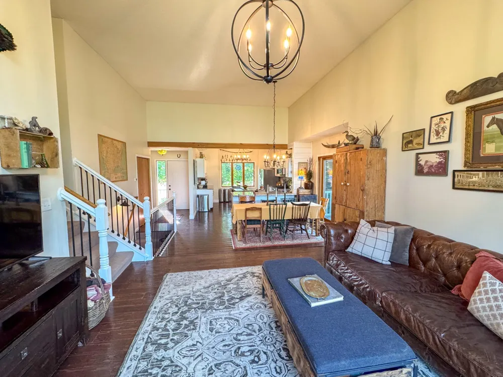 1656 Mark Court Shakopee, MN 55379