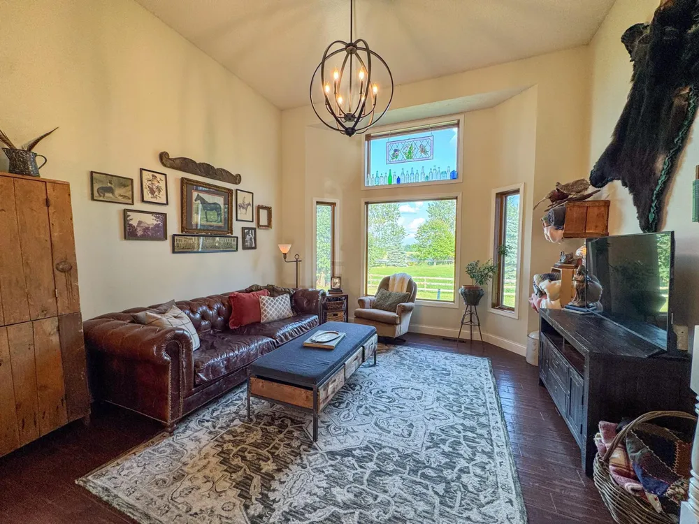 1656 Mark Court Shakopee, MN 55379