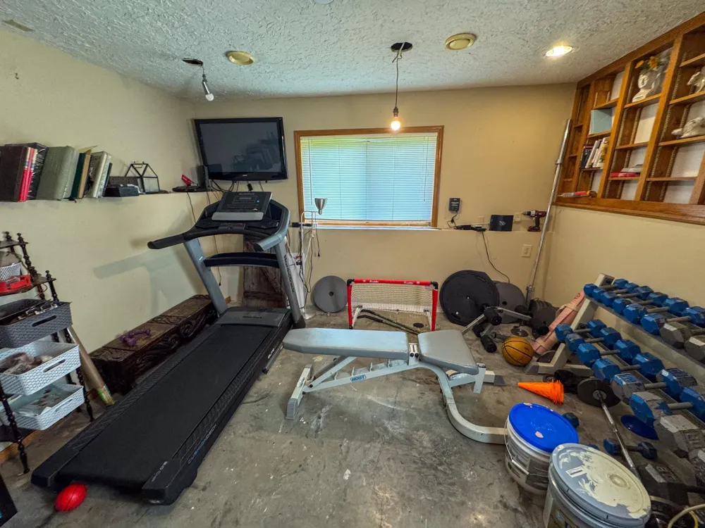1656 Mark Court Shakopee, MN 55379