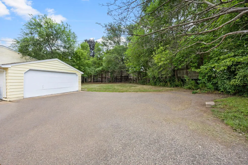 492 Concord Street Saint Paul, MN 55107