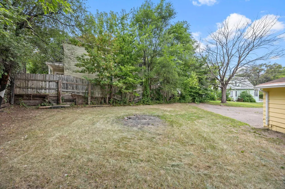 492 Concord Street Saint Paul, MN 55107