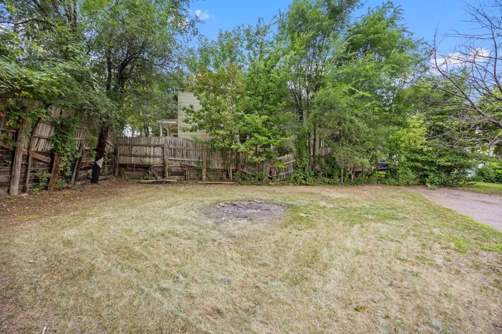 492 Concord Street Saint Paul, MN 55107