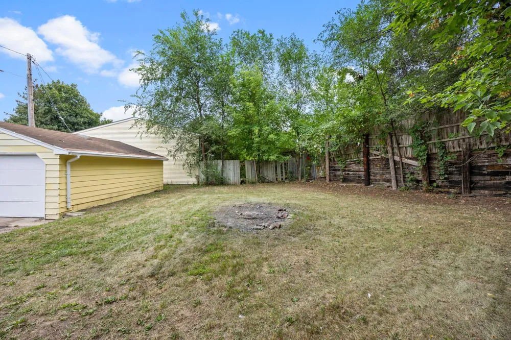 492 Concord Street Saint Paul, MN 55107