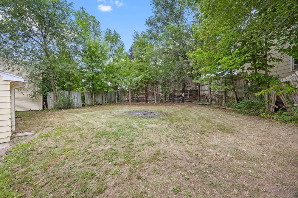 492 Concord Street Saint Paul, MN 55107