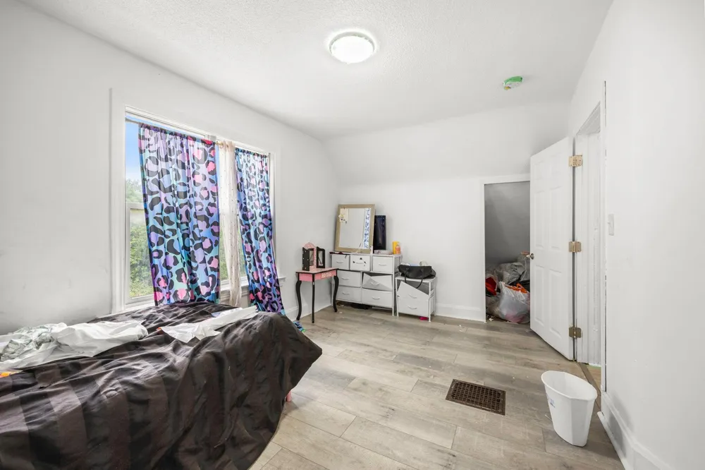 492 Concord Street Saint Paul, MN 55107