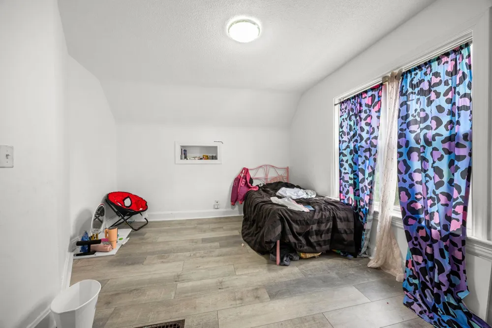 492 Concord Street Saint Paul, MN 55107