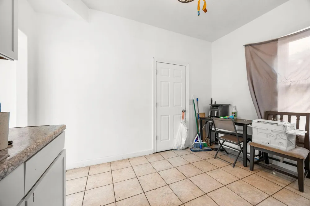 492 Concord Street Saint Paul, MN 55107