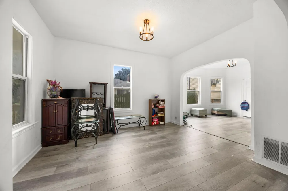 492 Concord Street Saint Paul, MN 55107