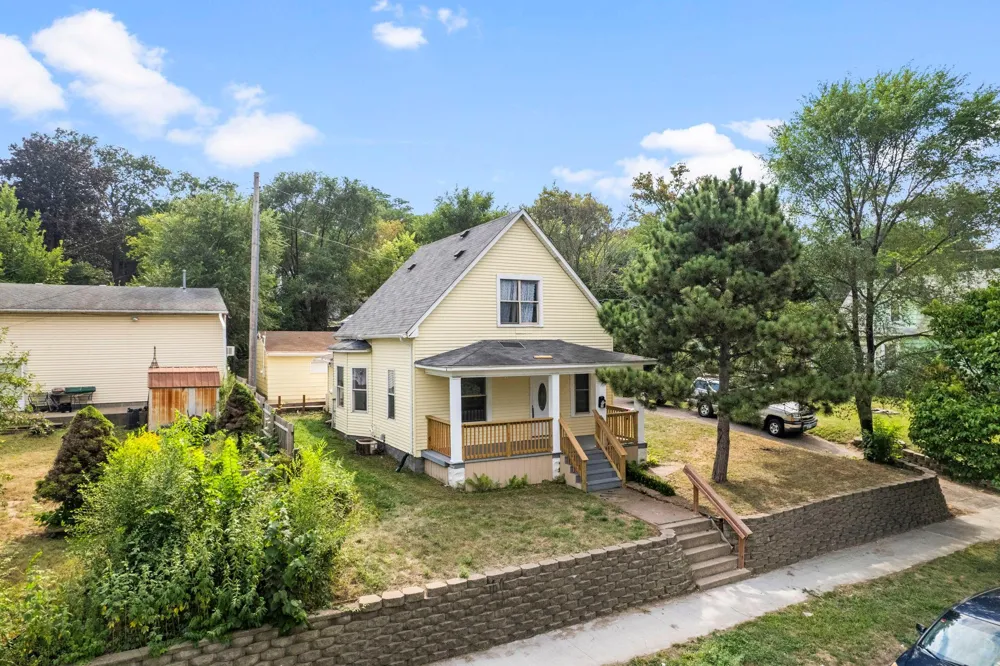 492 Concord Street Saint Paul, MN 55107
