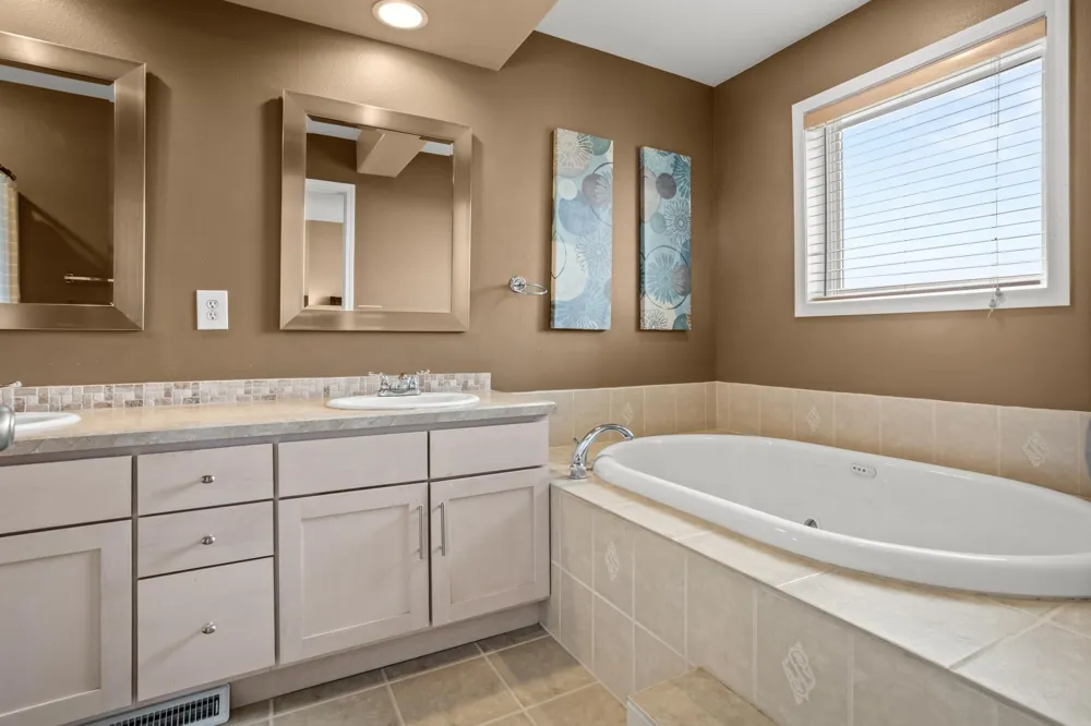 4379 47th Avenue S Fargo, ND 58104